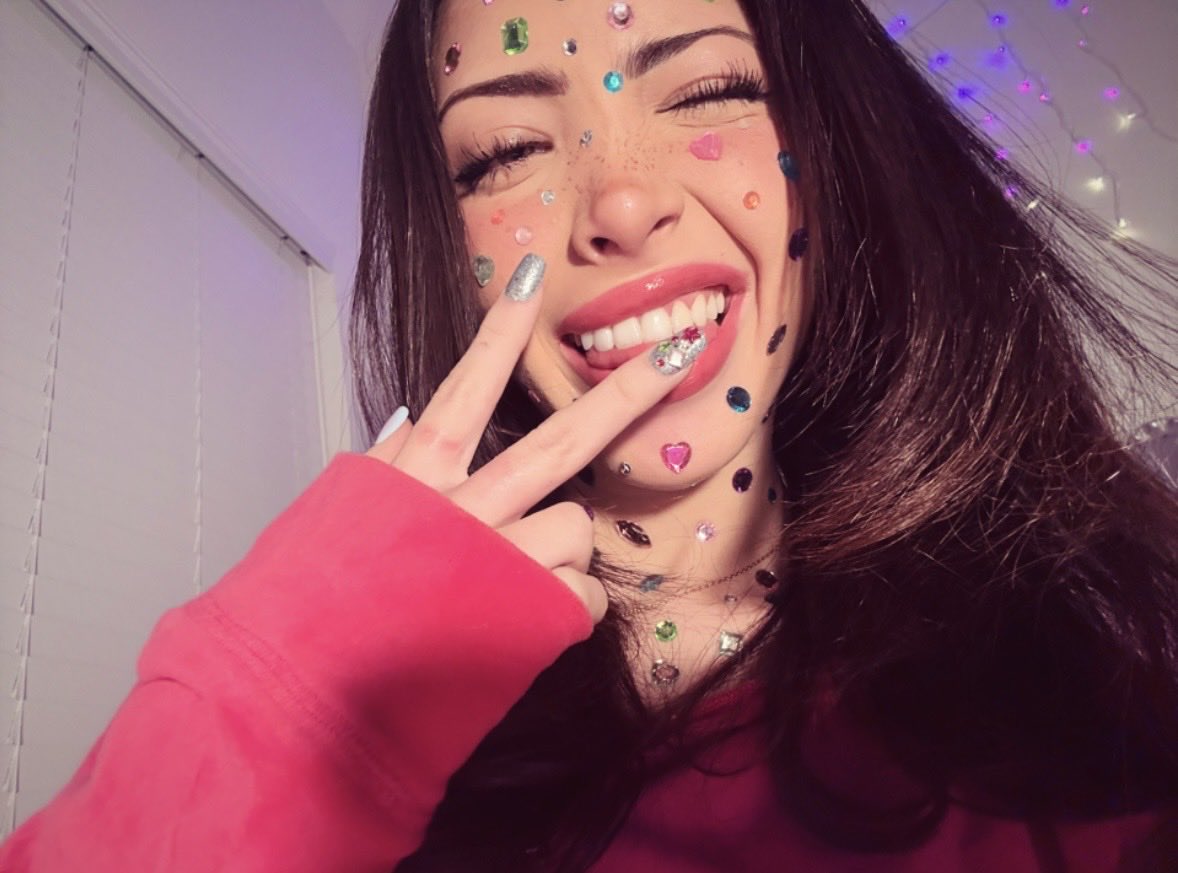 brooklynxmiller's tweet photo. goodmorning from your whimsical baddie 🦄🧚‍♀️✨ https://t.co/YdNSeIDxue