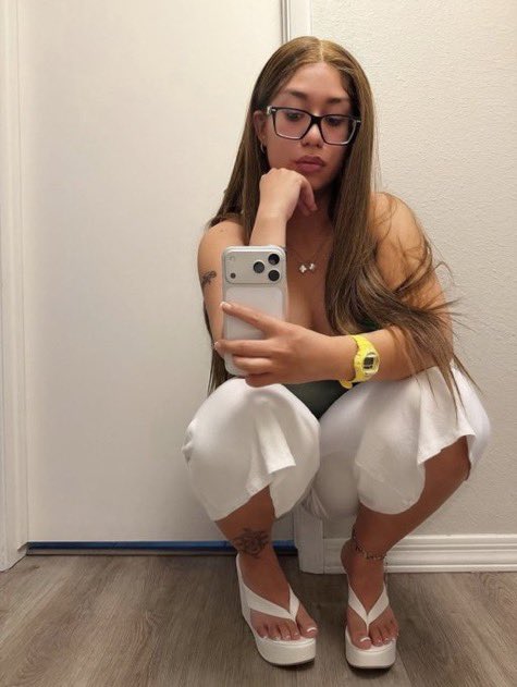 FineXotics's tweet photo. Thicker than a snickers bar https://t.co/oUmMSWwGfs