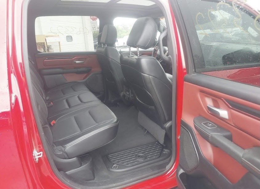 stryka_'s tweet photo. 2021 Ram Rebel

 • Automatic Transmission  
 • keyless start and entry 
 •Leather interior
 • 14.5 inch Infotainment screen
 • panoramic roof
 • Apple CarPlay and Android Auto
 • Alloy wheels 
 • Collision mitigation 
 • 360 Camera
 • Lane keep Assist

 270k including Shipping