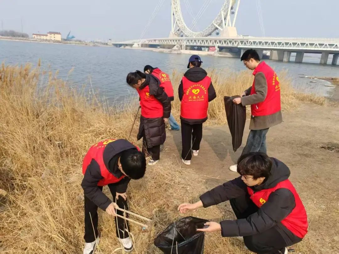 brooh177052's tweet photo. Join our campus environmental club's beach cleanup this Saturday! We'll gather at 9 AM at the main beach entrance. Gloves and trash bags provided—bring your positive energy! Let's keep our coast beautiful together. https://t.co/yCvpbFGsV5