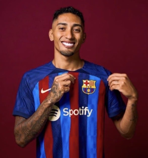 YamalMagic19's tweet photo. What if he chose Chelsea 🫣🫣 https://t.co/AnynVGjaky