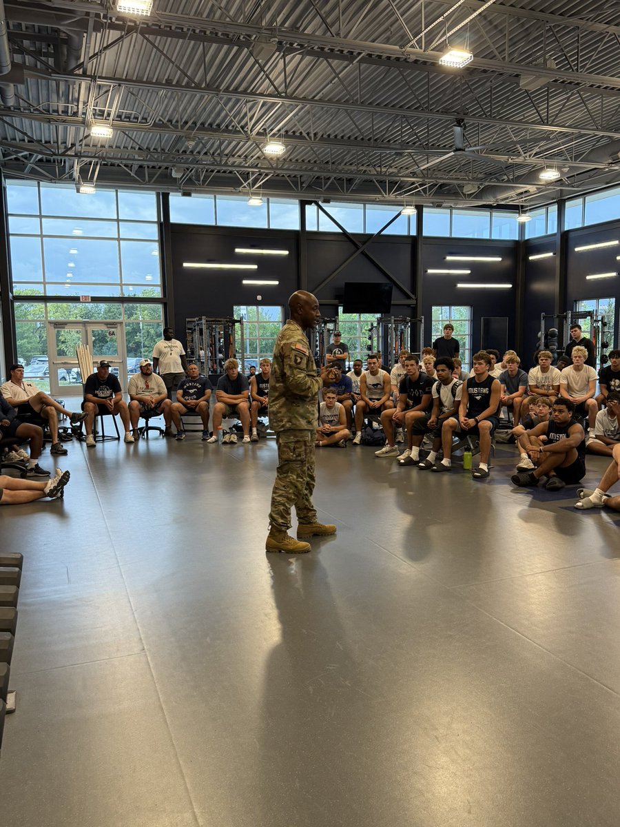BVNorthFootball's tweet photo. Thank you Colonel Adisa King, Infantry Officer, Army Football, West Point Class of 2000 for speaking to our young men this week! And thank you for your service. 🇺🇸 https://t.co/AiIG2a9Fej