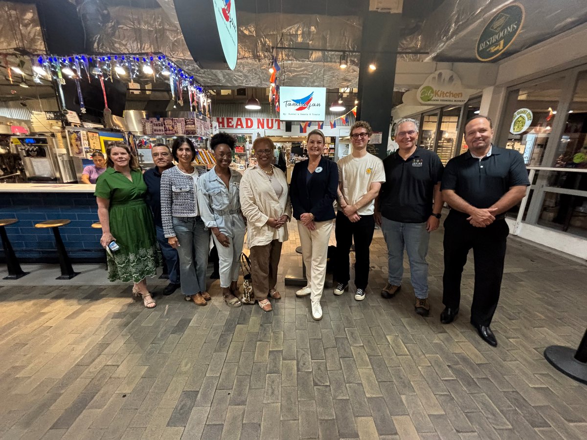 EPAregion3's tweet photo. @RdgTerminalMkt has reached a huge milestone! They have composted 1 MILLION pounds – or nearly 50 dump trucks worth - of organic waste & diverted even more waste from landfills. 🎉 

And there’s more exciting news: Reading Terminal Market has officially become a “Feed It Onward” partner, joining EPA’s initiative to reduce food waste and keep valuable resources in our communities.  
 
The market has rescued surplus food for neighbors in need 🥕 turned food scraps into farm compost 🌱 and recycled fryer grease into clean biofuels. ♻ 

These merchants and partners are building a more sustainable Philadelphia. 
 
Learn more: https://t.co/vCmiLtnmoB