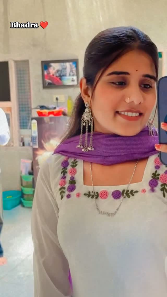 ShawnStabebxj's tweet photo. miss_monu46 
I’m looking so beautiful 😊 all 15 comments https://t.co/5twdGz8Wvc