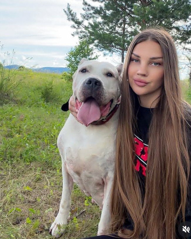 Ellaknutsbyy's tweet photo. Having you by my side forever is pure magic, my forever pal 🐶❤️ https://t.co/84ZEqhRT1I