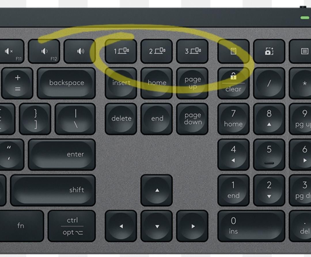 Maniraadd's tweet photo. @yourk3ys با کیبوردهای Logitech سری MX Keys S میتونی همزمان به 3 تا دستگاه وصل بشی ( فرقی نداره مک باشه یا آیپد یا ویندوز) و هر وقت خواستی با هرکدوم کار کنی شماره کلید اونو تو کیبورد بزنی Easy switch button
موسش هم همزمان باهاش سوئیچ میکنه و ارزون قیمت هم هست ((: https://t.co/zm2HzEe6nA