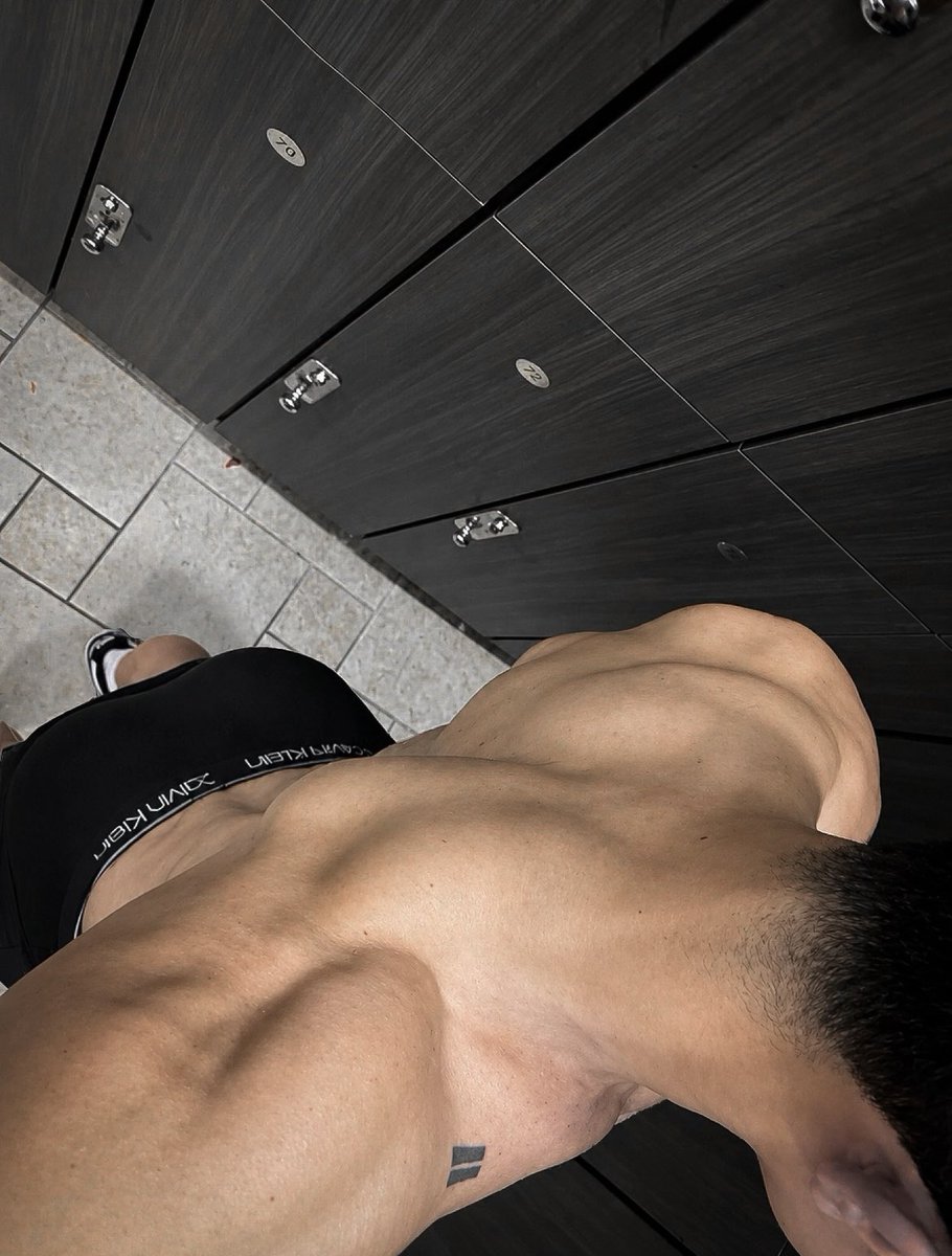 armmxndo's tweet photo. paying my dues https://t.co/NLAzrKf0xg