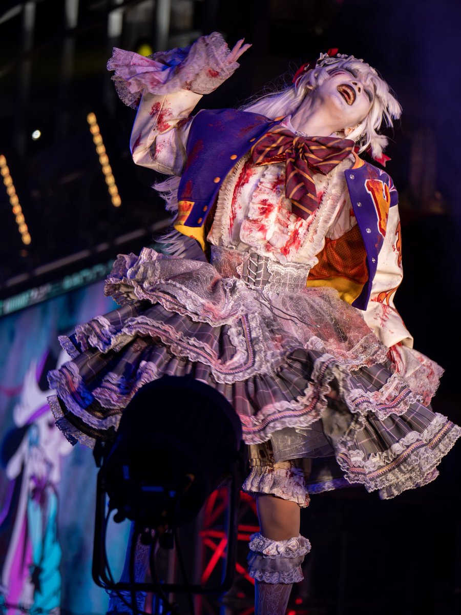 kou_camera2424's tweet photo. 白ゾンビちゃん可愛いホラー妖艶を順番に叩きつけてくるのサイコ−
#HHN2026
#ホラナイ https://t.co/d2EZ2jhHN9