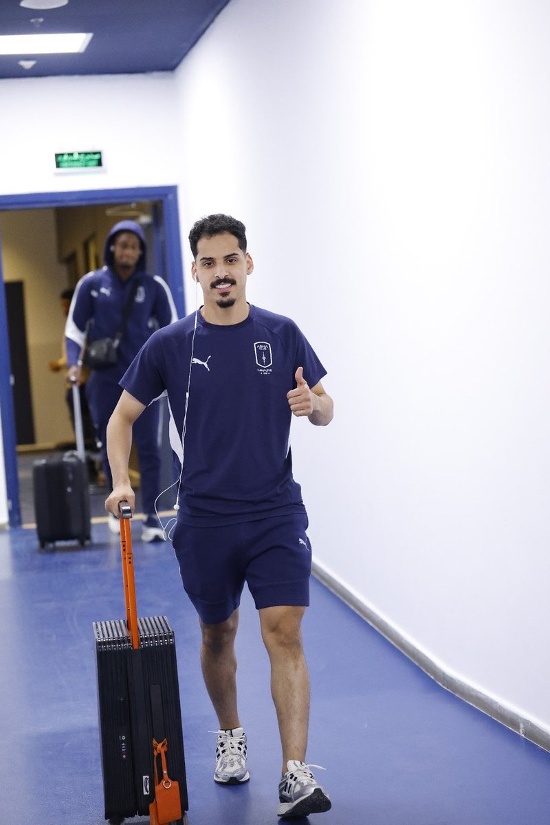 Buscarbrand's tweet photo. Buscar, alongside the stars of the Roshn Saudi League.
@SPL 

Different clubs. Different destinations.
One journey, one bag.

What started in Jeddah continues to travel further �� from one destination to the next.

From Jeddah to the world. 🟠 https://t.co/H4RiMiGoQU