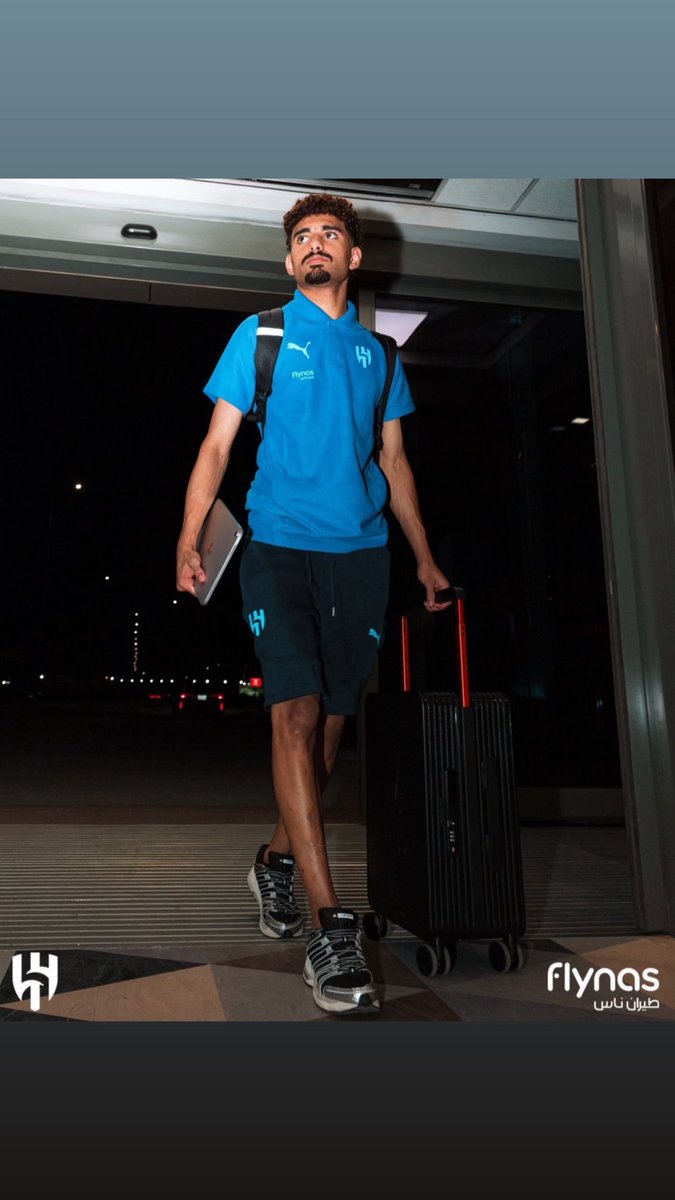 Buscarbrand's tweet photo. Buscar, alongside the stars of the Roshn Saudi League.
@SPL 

Different clubs. Different destinations.
One journey, one bag.

What started in Jeddah continues to travel further �� from one destination to the next.

From Jeddah to the world. 🟠 https://t.co/H4RiMiGoQU