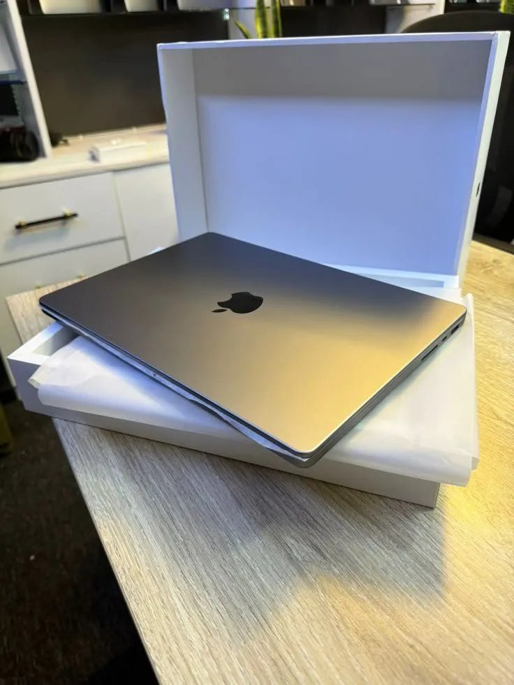 thecasinu's tweet photo. If no one likes your comment in the next 24 hours, you’ll be the one getting this MacBook! 🔥

Good luck! 🍀

Follow https://t.co/XhRpN80oPl