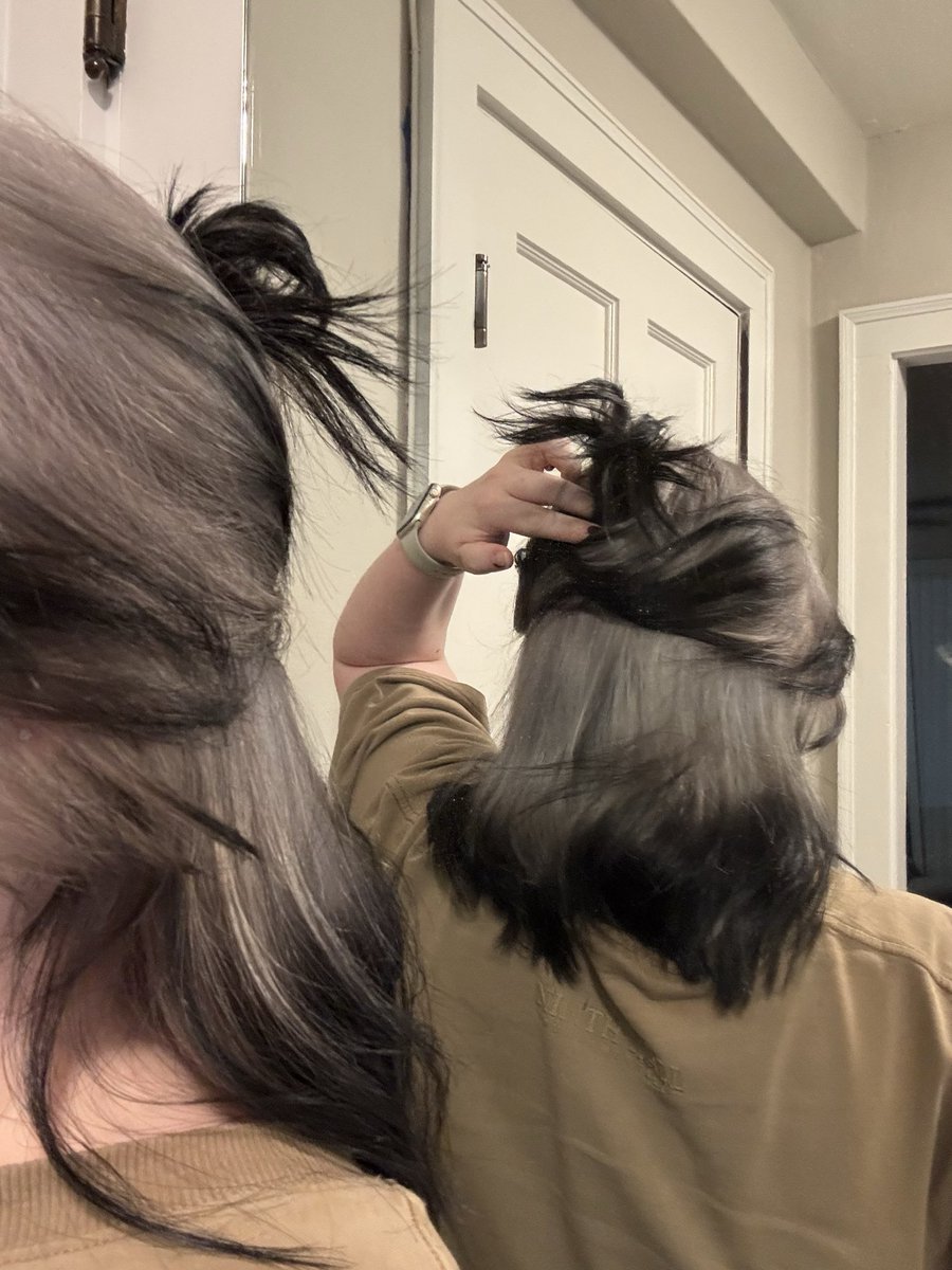 emdvsn's tweet photo. hair done just in time for tomorrow  yipeeee https://t.co/ctcRbgwAbn