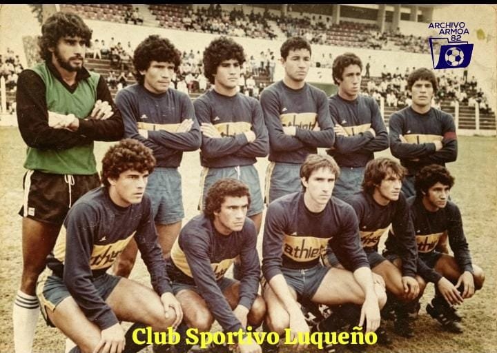 GustavoArmyybc's tweet photo. En imagen
Sportivo Luqueño
Temporada 1982
Arriba: Miguel Gairazú, Edgar Morales, Ovtavio González, Isidoro Aquino, Francisco Velloso, Raimundo Torales.
Abajo: Gabriel 'Loco' González, Pedro Pablo Colmán, Jorge Luis Abente, Arístides Saldivar, Carlos Olmedo.
@SpLuquenOficial https://t.co/GNNlXyWG8o
