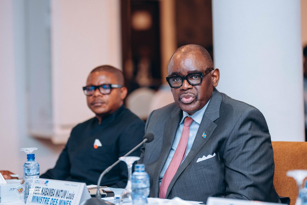 MinMinesRDC's tweet photo. #RDC_MINES | 17.09.2026
Le Ministre des Mines, SEM @LouisWKabamba, a pris part, ce jeudi, aux côtés de SEM @GuylainNyemboM, Ministre d’État, Ministre du @PlanRdc et de la Coordination de l’Aide au Développement, à la 141ᵉ réunion ordinaire du Comité Exécutif de l’Initiative pour la Transparence dans les Industries Extractives ( @itierdc).

Au cours de cette réunion, les membres du Comité Exécutif ont notamment examiné l’état d’avancement de la mise en œuvre du processus ITIE en RDC, les différents rapports et outils préparatoires, ainsi que les actions à poursuivre en perspective de la prochaine étape du processus.

Cette session intervient à une étape particulièrement importante pour la République démocratique du Congo, à quelques jours du démarrage de la prochaine Validation de la RDC au regard de la Norme ITIE, prévue au mois d’octobre 2026.