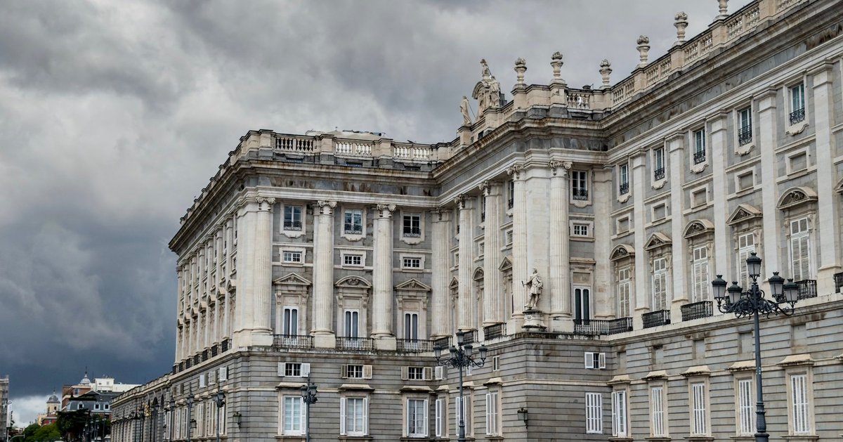 JoelDavanzo's tweet photo. Madrid isn’t always meant to be understood. Sometimes, it’s enough to simply walk through it. Empty squares, impossible skies, and buildings that have watched life go by for centuries. Happy San Isidro. https://t.co/eLUdxtZWNw