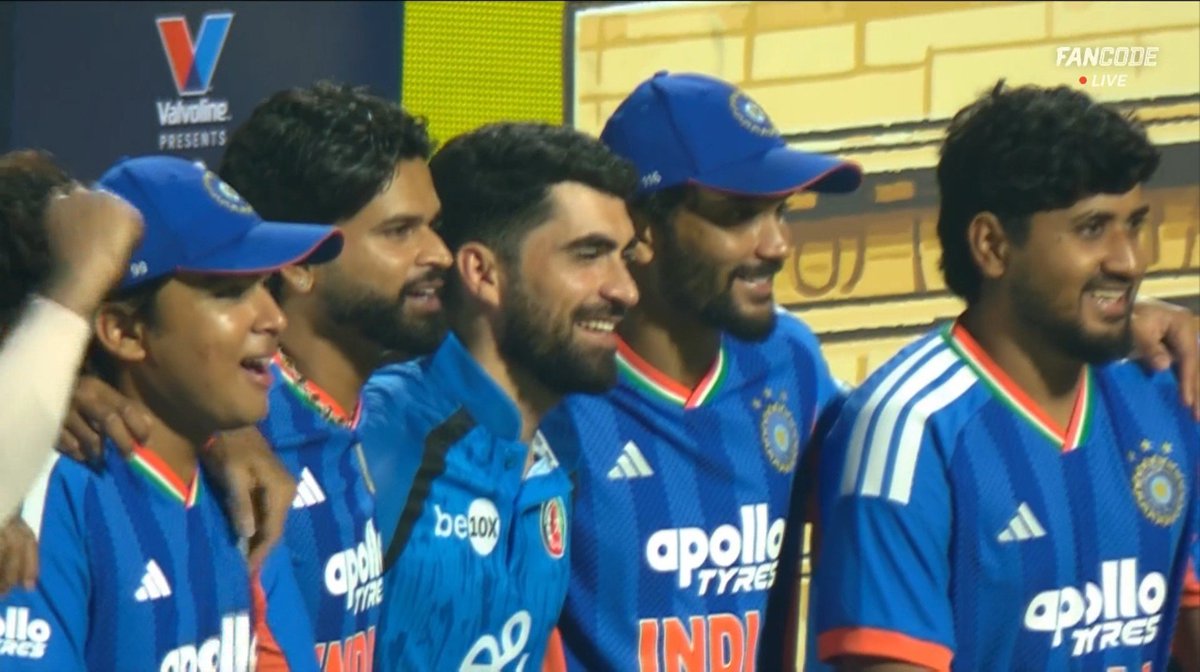 ImTanujSingh's tweet photo. AFGHANISTAN CAPTAIN IBRAHIM ZADRAN CELEBRATING WITH CAPTAIN SHREYAS IYER &amp; TEAM INDIA TOGETHER. ❤️🥹

- Such a beautiful gesture by Captain Shreyas &amp; Team India. https://t.co/9UtsYfD4JD