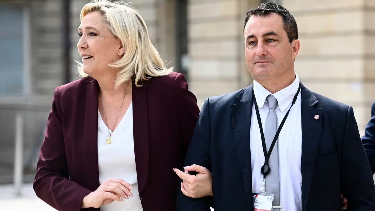 LaurentSegnis's tweet photo. "C'est une bombe à retardement" : comment le Rassemblement national a laissé en place un député soupçonné de détournements d'argent public

Le parti d’extrême-droite a investi l'un de ses députés pour les législatives 2024 malgré une série d'alertes internes dont certaines sont remontées jusqu’à Marine Le Pen. José Beaurain, élu de l'Aisne, est soupçonné de fraude et de détournements de ses avances de frais de mandat.
https://t.co/xe6rxxnuDJ