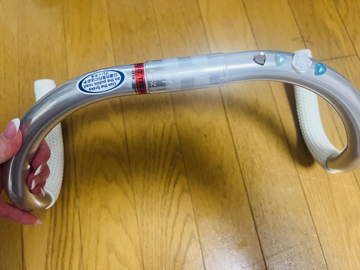 eSSzNHY9652v5rU's tweet photo. いつもガールズ競輪を応援して下さる皆様へ🚲
プレゼントの企画です🚲🩵
コメント、リツイートとフォローお願いします🐱
いつも応援ありがとうございます🎁🩷❤️ https://t.co/60GeuIyFf8