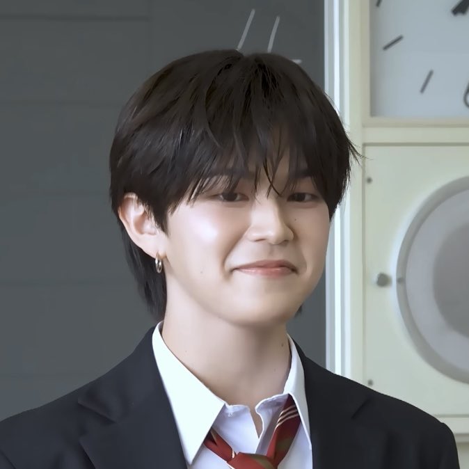 yurume_0x's tweet photo. ぜったいに口角下がりすぎでかわいい😭😭wwwwwwwwwwwwwwwwwwwwww緊張したよねえらいがんばったね😭😭😭😭😭😭 https://t.co/VafksCknzm