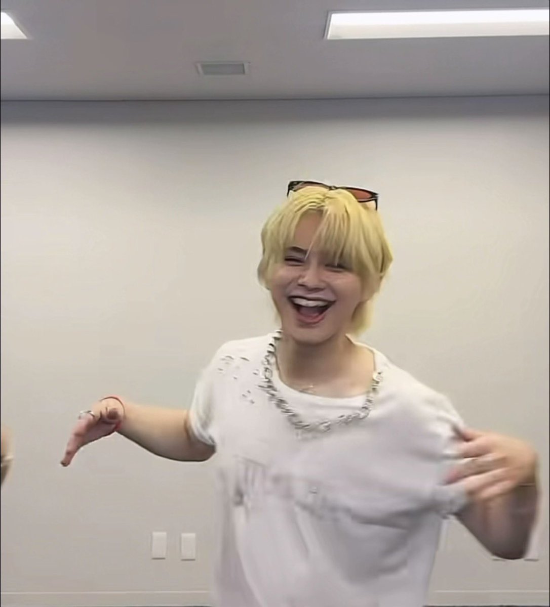 jin_luv7's tweet photo. この笑顔見れてこちらが幸せ https://t.co/g7N10BfFMU