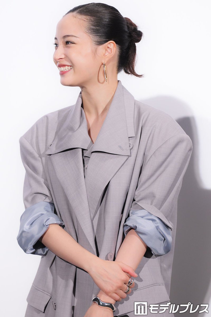 modelpress's tweet photo. 【写真追加📸】横浜流星＆広瀬すずら
『汝、星のごとく』ブルーカーペットに集結

ドレスアップで颯爽と登壇
人生のターニングポイントも語る✨️

📸写真70枚以上
https://t.co/XvZe6UVp9R

@nanji_movie #汝星のごとく https://t.co/3tCRlwgng5