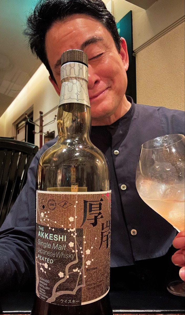 kennoguchi0821's tweet photo. 今日は実に色々ありましたが、無事に大阪に到着し宿で軽く一杯。この一杯に救われました。ANAさん…明日は飛んでね(^_−)−☆ https://t.co/qNwWURt9Sq