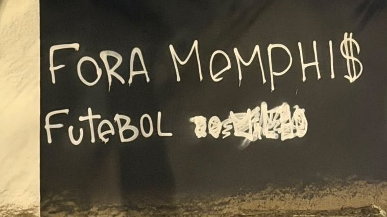 parmeramilgrau's tweet photo. O Memphis é muito Corinthians! 😂😂 https://t.co/dAUGnPYfXo