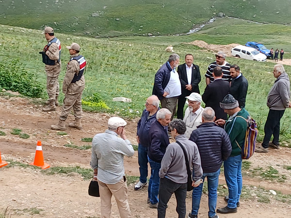kuzeyteve's tweet photo. SONDAJ ZEHİRİ MERAYA AKTI, HAYVANLAR TELEF OLDU: “DEVLET SUSUYOR, ŞİRKET KAÇIYOR!” https://t.co/97shvmhvhk #MADEN #orçev #ordu #tepki #yayla #zehir #Çevre-Ekoloji https://t.co/sn4n5QBYeo