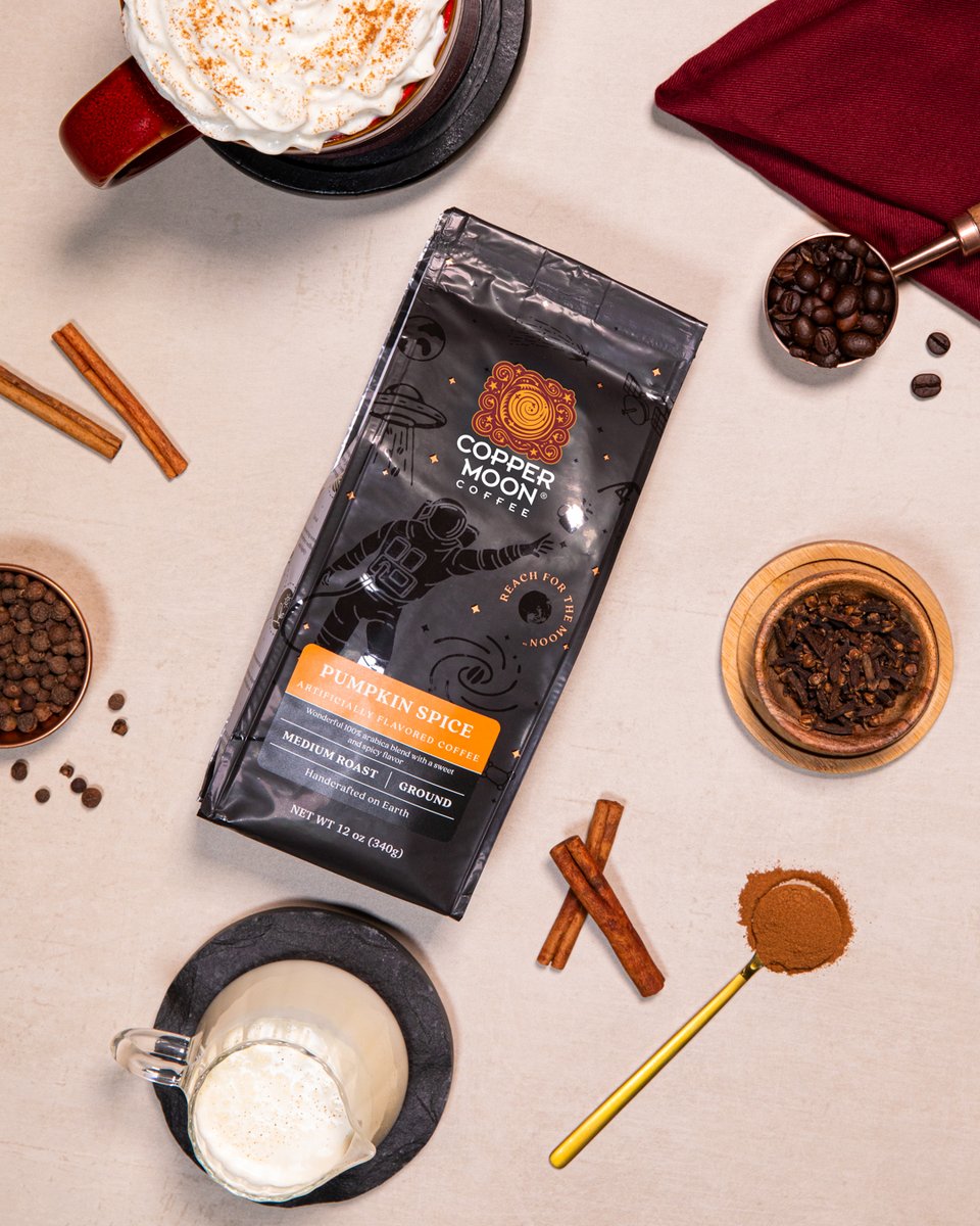 MyCopperMoon's tweet photo. Pumpkin spice, but make it cosmic. 🌌🎃 Cozy pumpkin, cinnamon + nutmeg all orbiting in one smooth cup. 🚀☕ https://t.co/2umh9s10eH