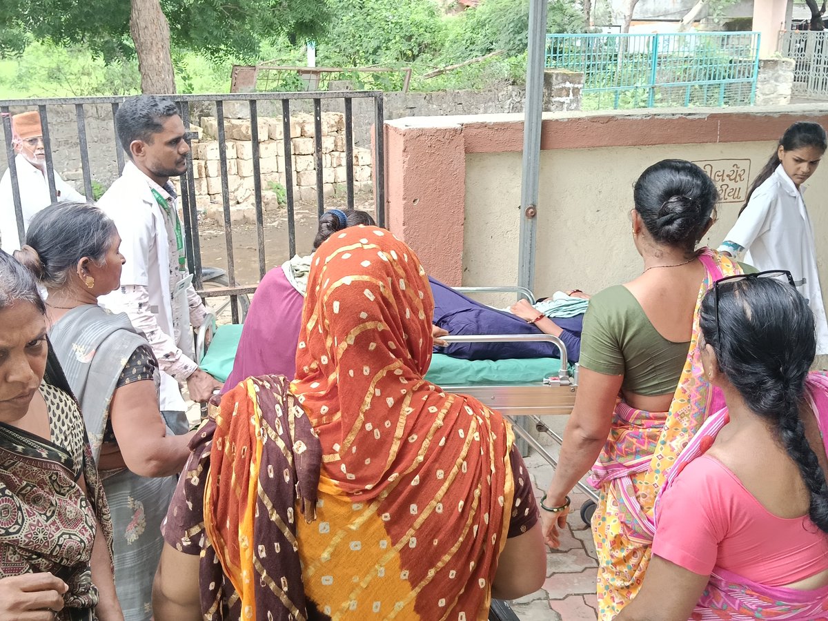 chotinmas's tweet photo. આજરોજ આયુષ્માન આરોગ્ય મંદિર ટીનમસ ખાતે emergency સેવા આપેલ https://t.co/X7SzHWDXyc