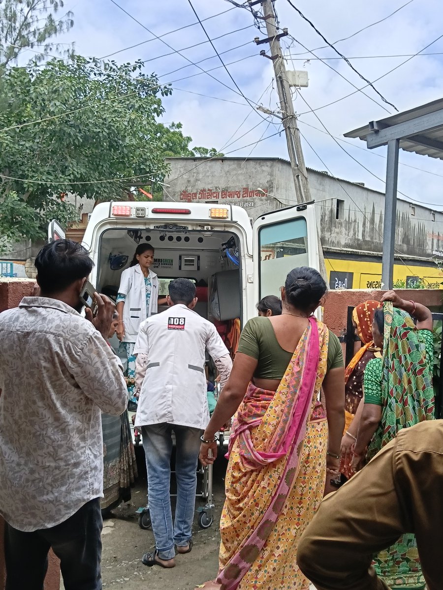 chotinmas's tweet photo. આજરોજ આયુષ્માન આરોગ્ય મંદિર ટીનમસ ખાતે emergency સેવા આપેલ https://t.co/X7SzHWDXyc