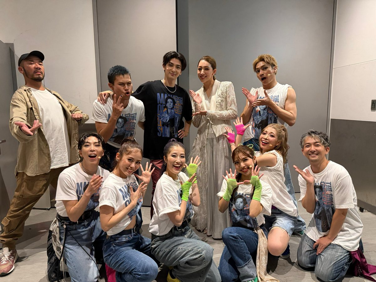 _mari_ayaka's tweet photo. #グレコン 東京千穐楽🎊

ゲストはゆりかさん☺️
LUPINぶりにご一緒できましたが
お家で子育てをしているだなんて
一切感じさせない変わらぬお姿でした🥺

次は大阪！の前に
1個だけ確認なんですが雄大くん！
私も宝塚出身だって知ってますか？
ずーっとしーちゃんと呼ばれておりますが！😂

#彩花まり https://t.co/z7Z6SJNLp2