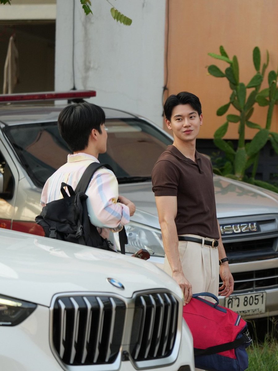 yinwarfamilysup's tweet photo. อันนี้คือสายตาคนที่บอกว่าแต่งงานแก้ดวงหรอค่ะ ไม่เชื่อๆ🤭

#ที่รักสารวัตรเธียร์ #PolicelnLove
@yinyin_anw #yinyin_anw @warwanarat #warwanarat #YINWAR #หยิ่นวอร์ https://t.co/37uCb5YYbb