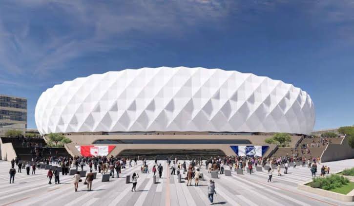 musictrendscol's tweet photo. #IMPORTANTE: El nuevo estadio El Campín ya no estará listo a finales de 2027. La APP sigue enredada 🚨🏟️

Las obras principales todavía no arrancan y el proyecto acumula retrasos, trámites pendientes y varios procesos judiciales.

Según una denuncia de la concejal Heidy Sánchez, aún falta la validación del Estudio de Tránsito y Transporte por parte de la Secretaría de Movilidad, requisito para iniciar formalmente la construcción. Si este trámite se destraba a finales de septiembre, la entrega podría aplazarse hasta mediados de 2028, pero eso aún está en veremos. 

Los problemas no terminan ahí: hay una demanda de los herederos de la familia Camacho que cuestiona el uso de los terrenos y reclama que se mantenga su vocación deportiva. La pretensión económica, en caso de una eventual devolución o compensación, llegaría a $563.811 millones. Hace poco hubo una audiencia de conciliación en la que no se logró ningún acuerdo. 

También avanzan una acción popular y una querella por presuntas infracciones urbanísticas relacionadas con intervenciones en la Unidad Deportiva El Campín.

Mientras tanto, la Alcaldía de Carlos Fernando Galán mantiene su respaldo al proyecto.

¿Tendrá Bogotá finalmente su nuevo estadio? 😮‍💨

 Vía @PublimetroCol