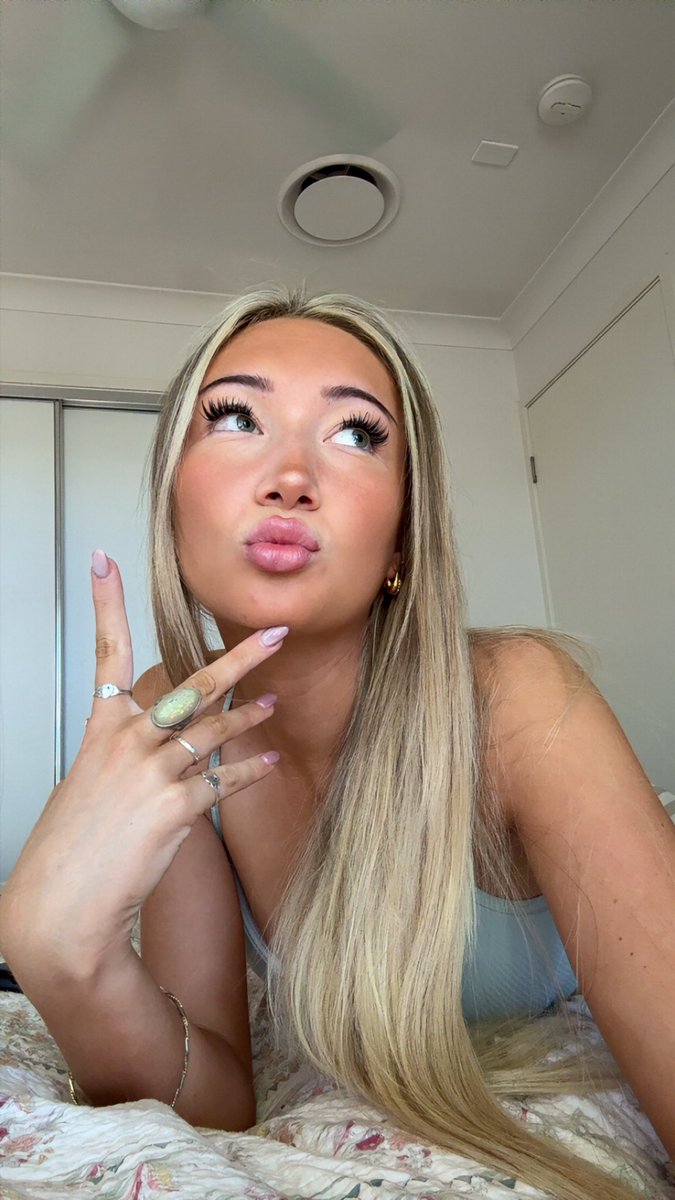 heybellaa21's tweet photo. caught a cute moment https://t.co/P5XodSwvVV