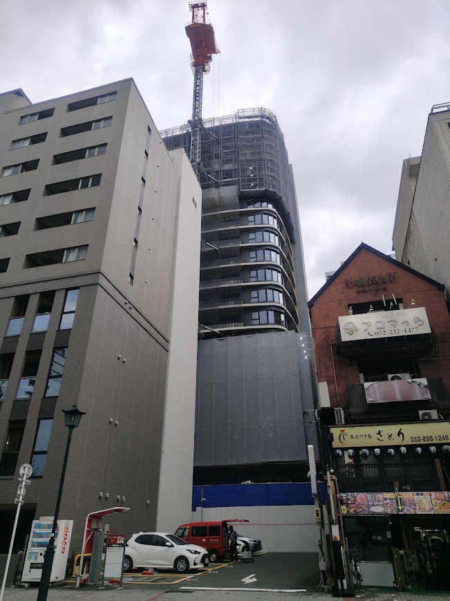 nagoyathematch's tweet photo. 名古屋新築マンションシリーズ 中区栄2丁目
【グランドメゾン栄The Tower 】定点観測
30階建て、総戸数126戸 https://t.co/zqJ2EfZ2ej  積水ハウス

駐車場 63台（平置8、エレベータパーキング54台）
30,000円～50,000円

◯販売概要  2026年11月下旬予定
価格未定  1LDK ～ 3LDK
52.37㎡ ～ 103.20㎡ 
管理費 16,200円 ～31,800円 ※309円/㎡
修繕費 12,100円 ～23,800円 ※231円/㎡
修積金 1,210,000円 ～ 2,380,000円 ※100ヶ月分

竣工予定 2027年12月下旬入居
引渡予定 2028年1月下旬
※2026年9月1日以降契約の住戸については、2028年2月上旬入居引渡予定

来客用平面駐車場（1時間）/300円
ゲストルーム（1泊）/20,000円