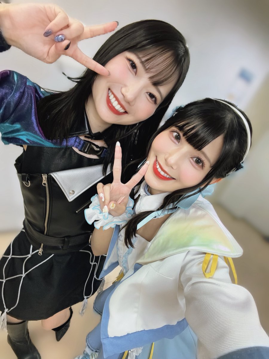 Iida_Hikaru_828's tweet photo. 福岡公演のみんなとのお写真❣️❣️📸✨

みんなのパフォーマンスが本当に素敵すぎて、公演が終わった今もずっとみんなの曲を聴き続けてる🎶🎶

福岡の美味しいものを堪能できたのも、今回のツアーならではの特別な思い出になりました🍓🍜✨

一緒にステージに立てて幸せだった〜！！
みんな大好き🫶🏻🫶🏻 https://t.co/RChUByC5ak