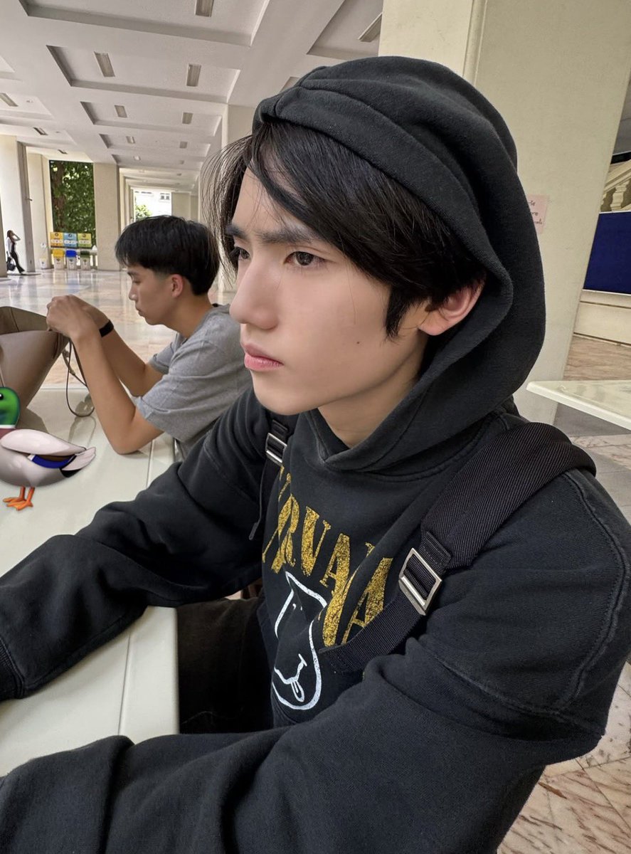 norniew_'s tweet photo. คือนางถ่ายยังไงให้จิ๋วได้ทุกรูปฟะ หน้าตาดูไม่น่าเกินเตรียมอนุบาลด้วยซ้ำ https://t.co/Eu4s0MBXLx
