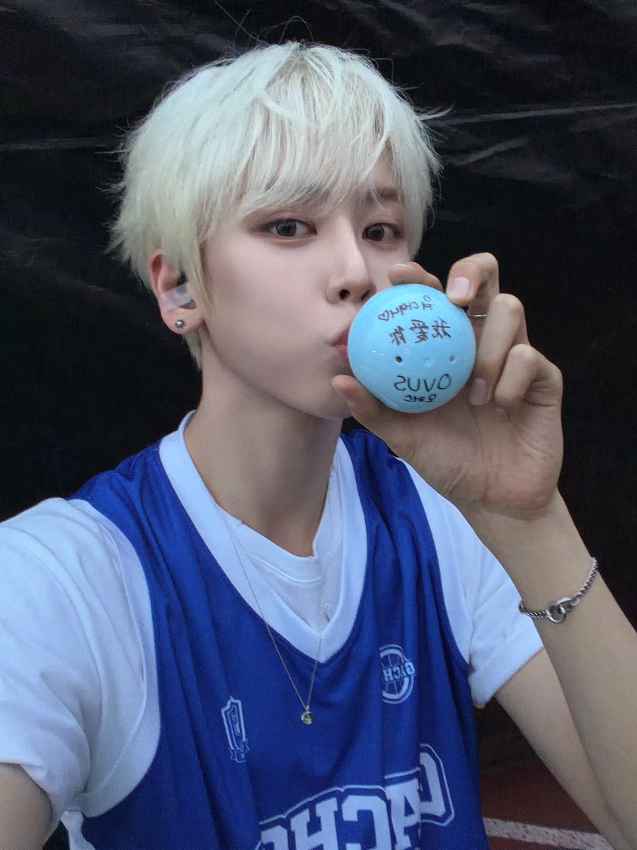 ovus_of_music's tweet photo. [💚]
여러분 OVUS 첫 공연 어땠어~?
오늘 너무 행복하게 첫 공연 잘 마쳤어!
여러분도 오늘 즐거운 시간 보냈길 바라 ☘️
앞으로도 자주 만나자!!
오늘 와줘서 정말 고마워 💚

#OVUS #오버스
#LYNN #린 https://t.co/ePcvBeQXnG