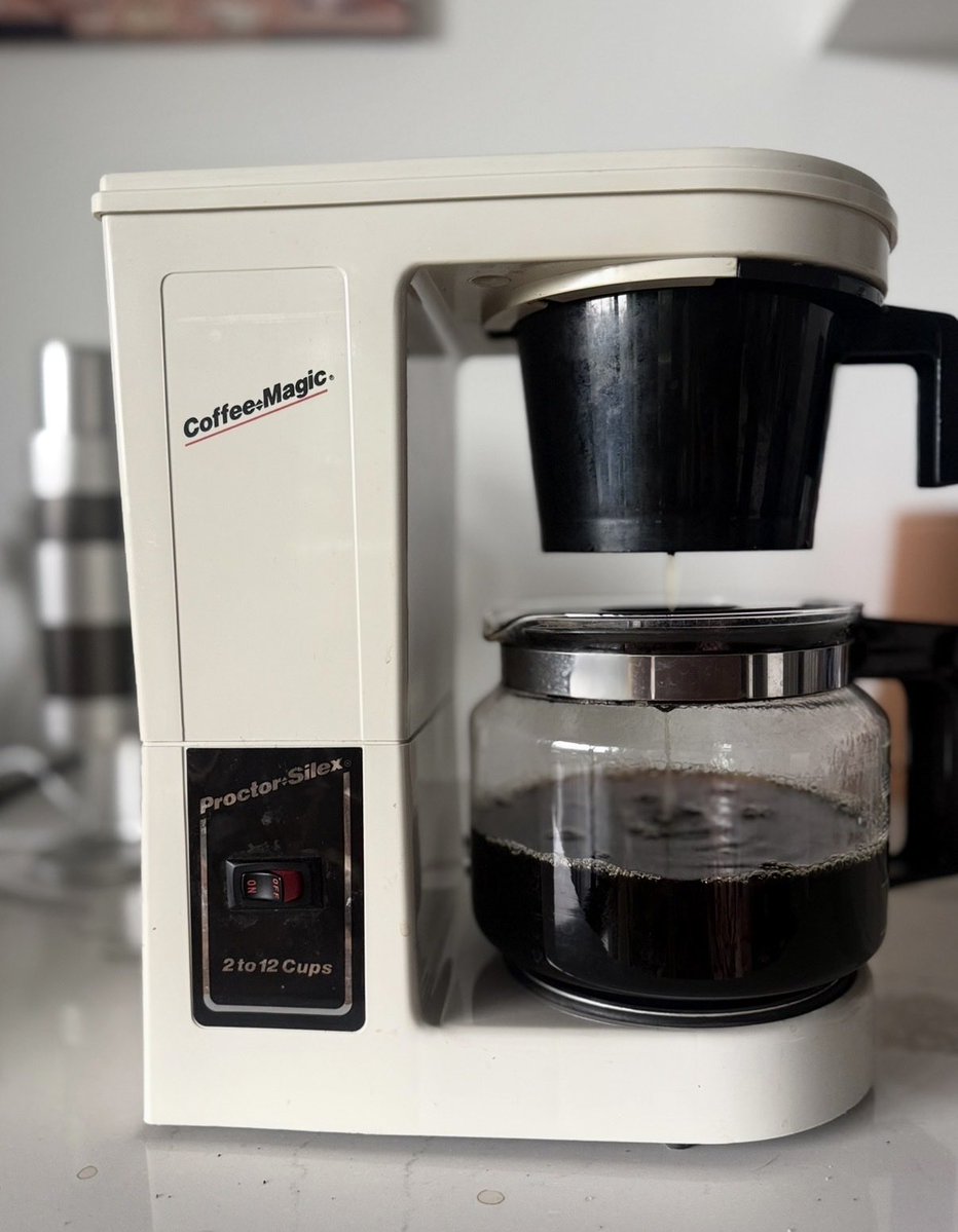 Abstr_ct's tweet photo. After forty-ish years of service, my coffee maker is struggling to brew a pot 🥺 https://t.co/dDqx8IMByN