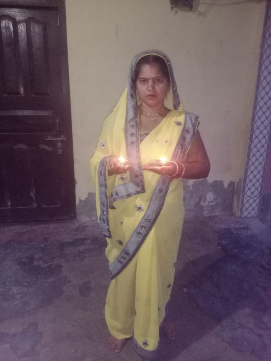 BMMUNebua's tweet photo. जनपद कुशीनगर के विकास खण्ड नेबुआ नौरंगिया में सेवा संकल्प अभियान आशीर्वाद का दीया समूह की दीदियों के द्वारा दीया प्रज्वलित किया गया https://t.co/4tALmiOLkb