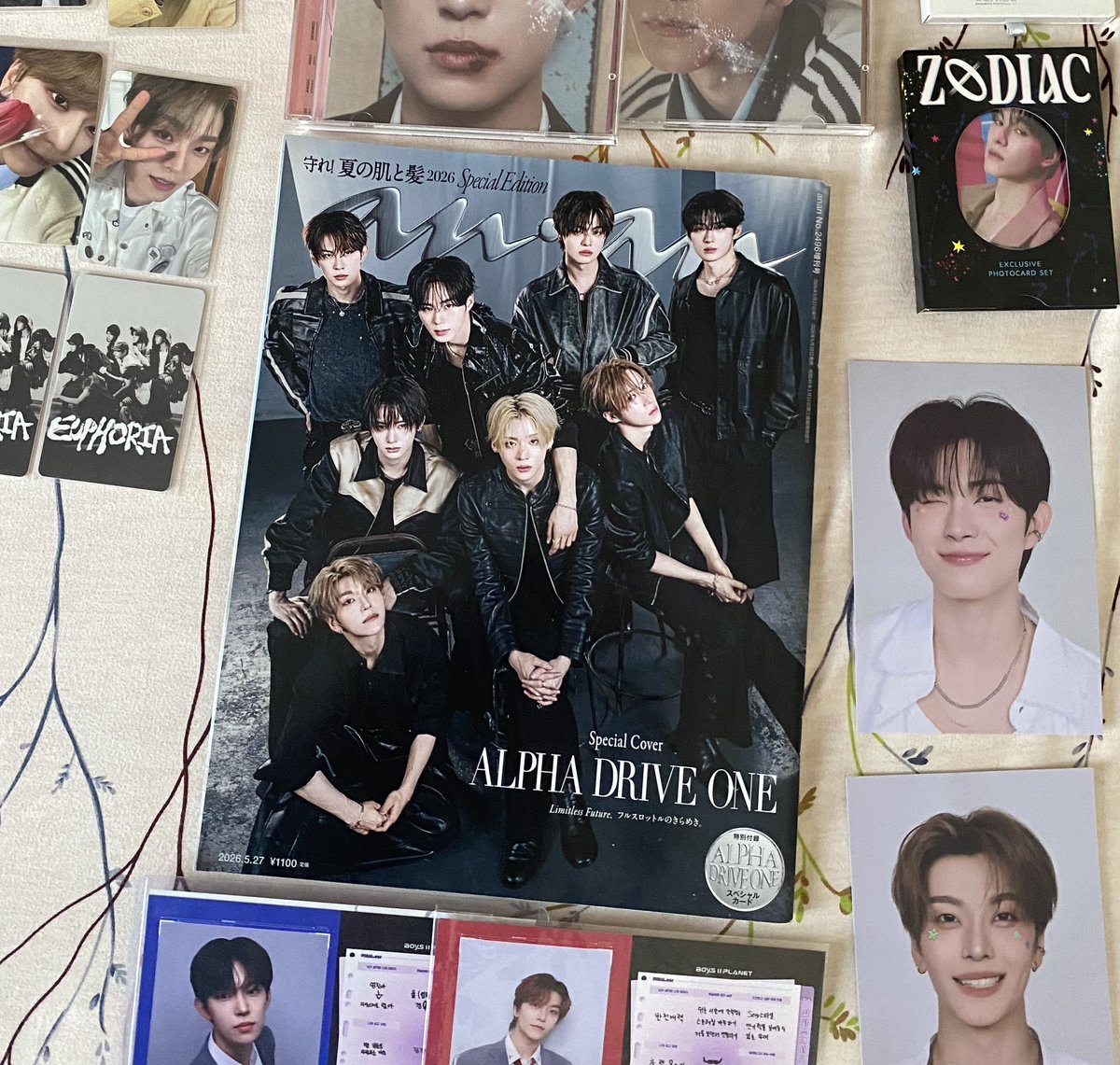 woolongarchives's tweet photo. #ald1sell 

help rt &amp; like

wts | rd kamar
alpha drive one anan magazine fullset (postcard masih lengkap ✨)

💵 250k 

📍dom makassar

tag. lee leo kim junseo zhang jiahao arno kim geonwoo lee sangwon he xinlong zhou anxin chun sanghyeon ald1 https://t.co/ijQkGZlFf0