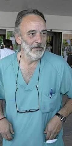 MARIBELWOLFFF's tweet photo. Destrozaron la vida del Doctor Montes x denunciar al hospital Severo Ochoa y su lucha a favor d una muerte digna y ahora intentan destrozar al cirujano  Luis Alberto Martos x denunciar la manipulación d las lista d espera del Ramón y Cajal
El colectivo médico lo va a permitir? https://t.co/I8So3Y3GFV