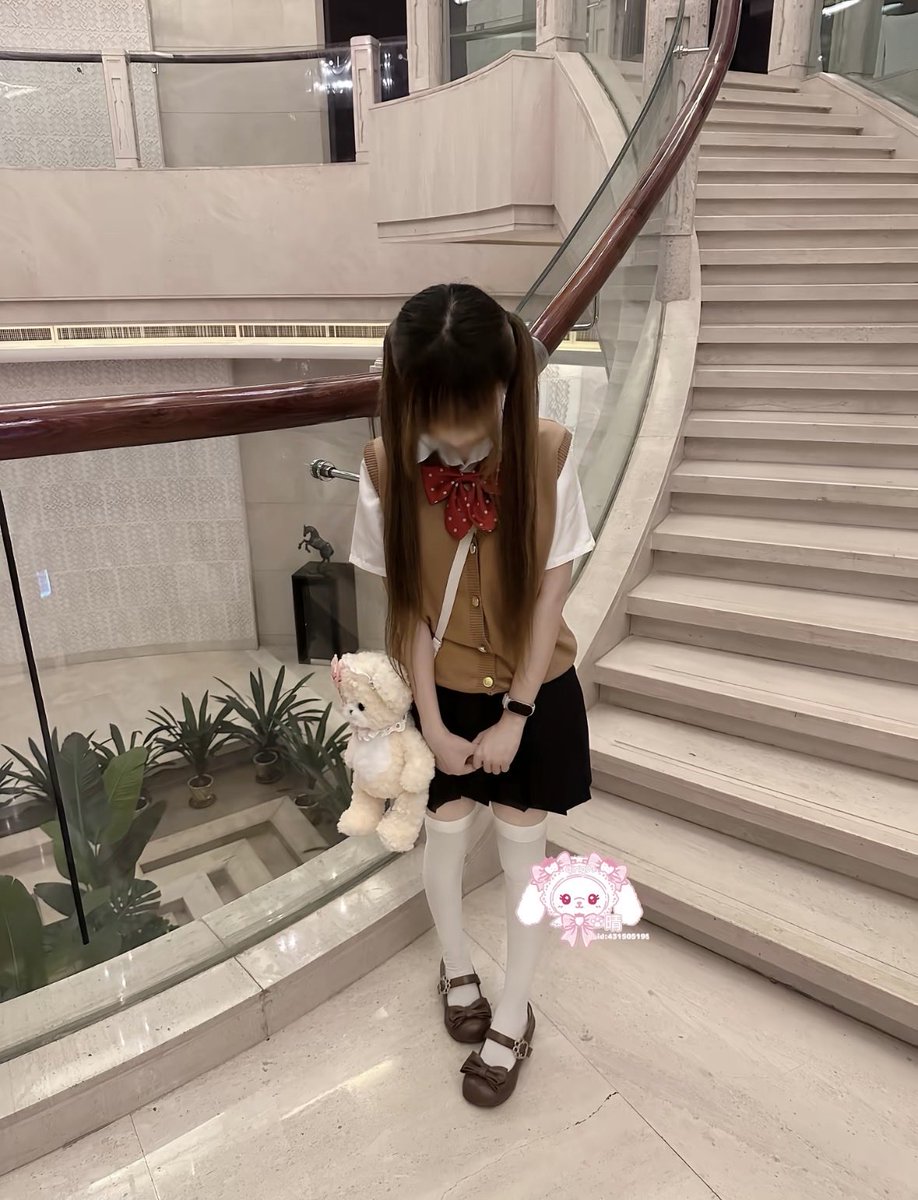 miuovo11's tweet photo. 才不是萝莉控 https://t.co/XJZVzAdBtE