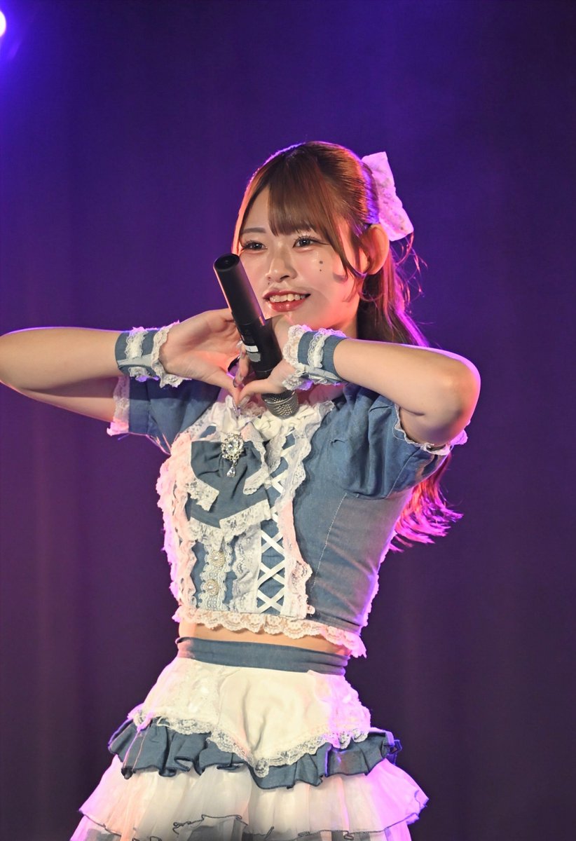 brz1247's tweet photo. 9/16「単騎合戦」Vol.2 in JAMMIN'
#椎名ゆい
#パルクラ
急遽の出演が決まったのでわたくしも急遽参戦🔥
たった１日で２曲も披露できるようになるなんてやっぱりゆいちゃん天才！👏👏👏
あすうさ衣装？も似合ってて可愛かった🦭💜
観れて良かった🐬 https://t.co/ISOMmUoZjj