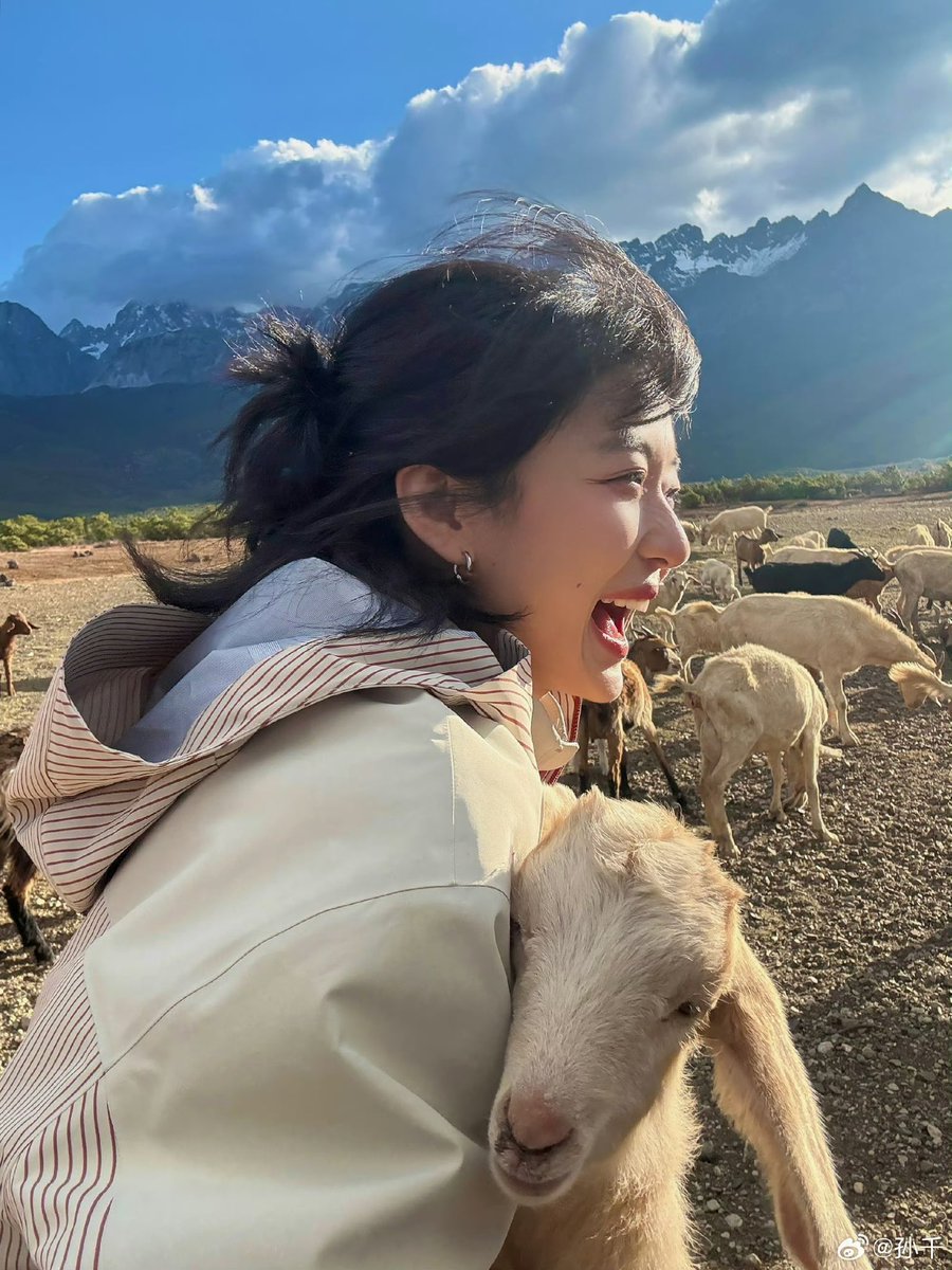 djangozip's tweet photo. if sunshine was personified ☀️

#sunqian #孙千 💫 https://t.co/uOowUIlVgI