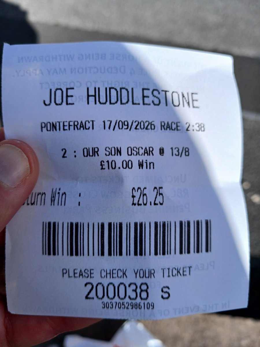 Matthew23Leeds's tweet photo. Our Son Oscar a really nice winner at @ponteraces had to back it https://t.co/DoCixbepGJ