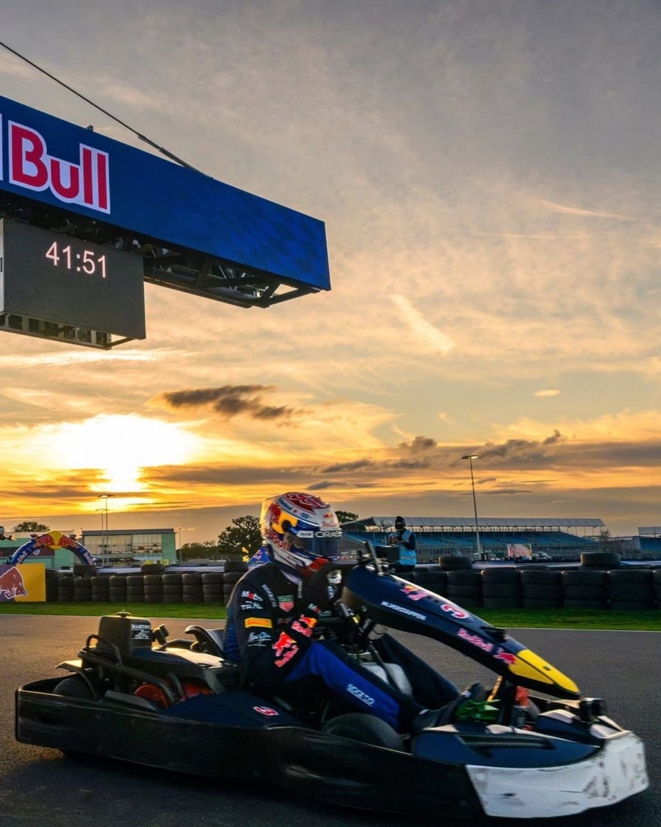 MaxArgento33's tweet photo. ESTA FOTO DE MAX VERSTAPPEN... 😮‍💨 https://t.co/cUEUpQR1Mo