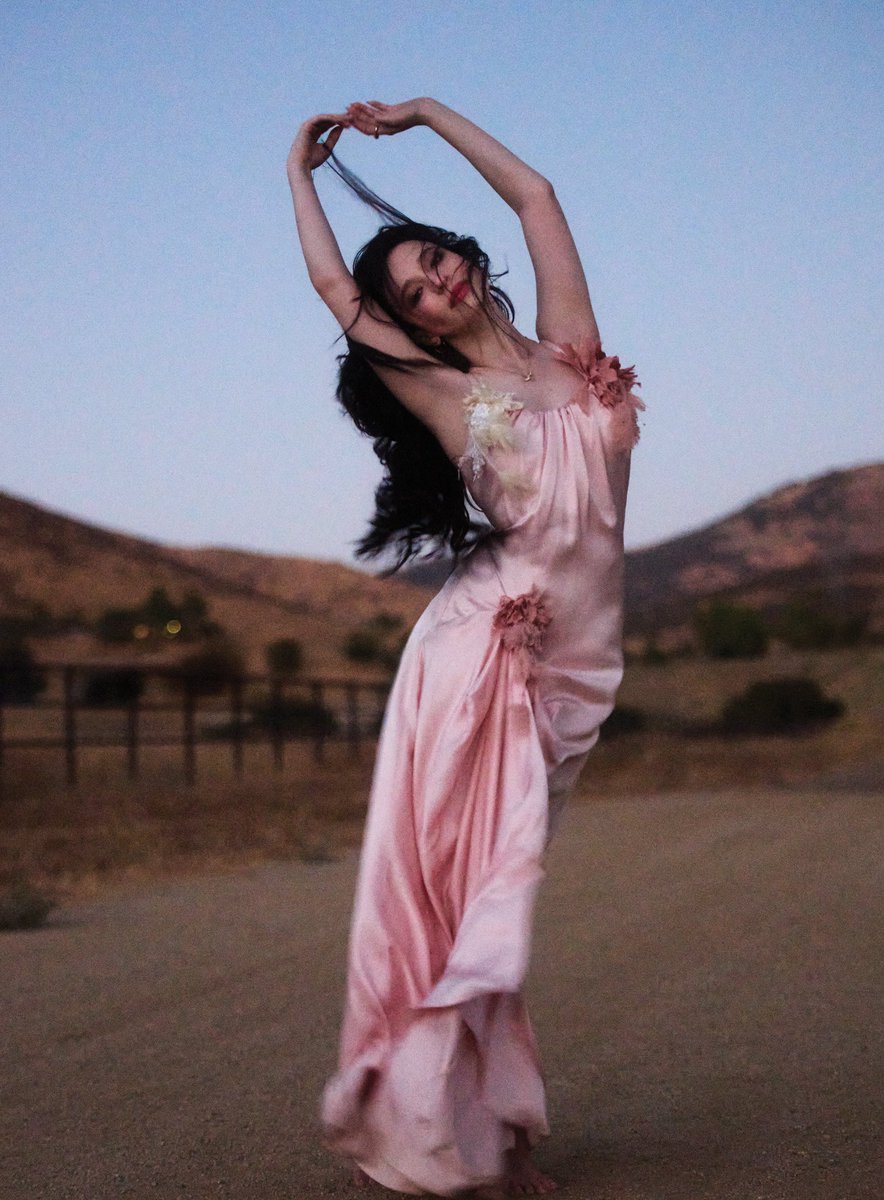 saintdemie's tweet photo. mikey madison in dior for vogue 🪷
photographed by drew vickers https://t.co/qjCsuuqSL6