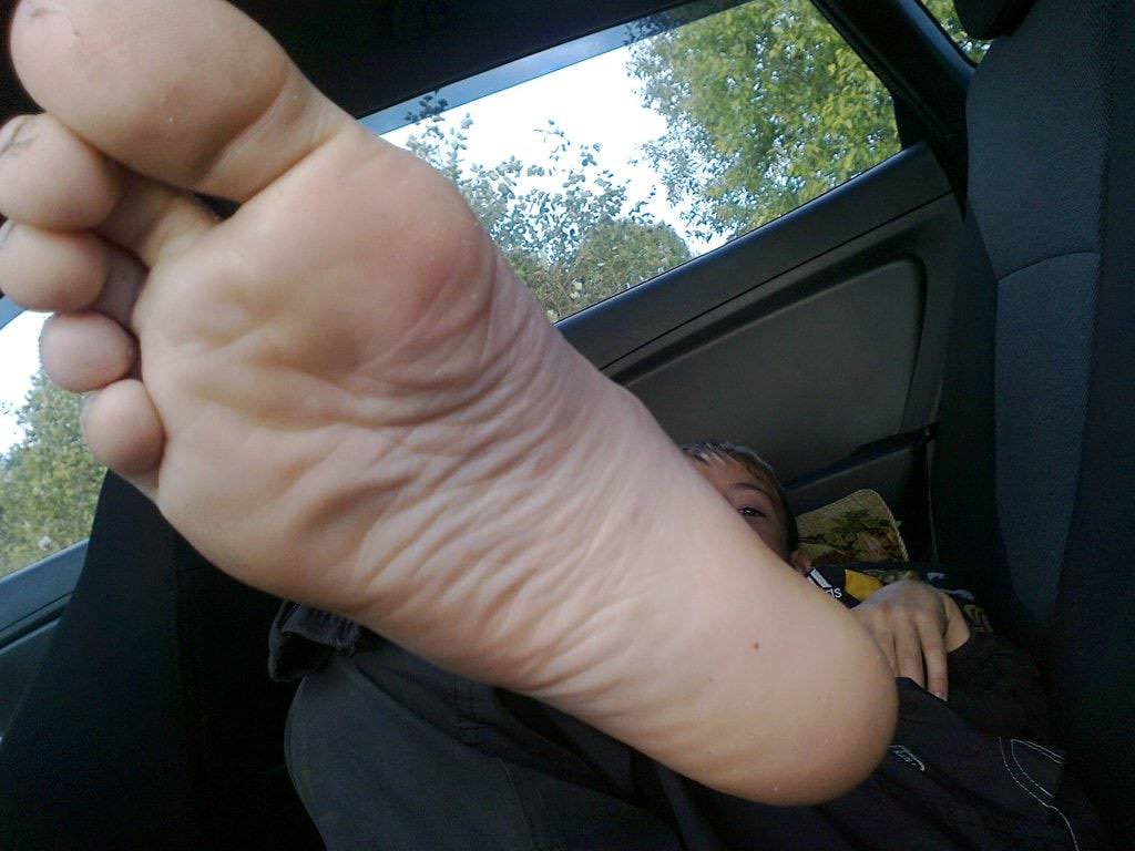 Iris3f6z6's tweet photo. Sexy foot ❤️
Link in bio https://t.co/vkA5MIckkk